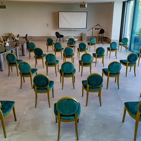 Aparthotel Novum By The Sea