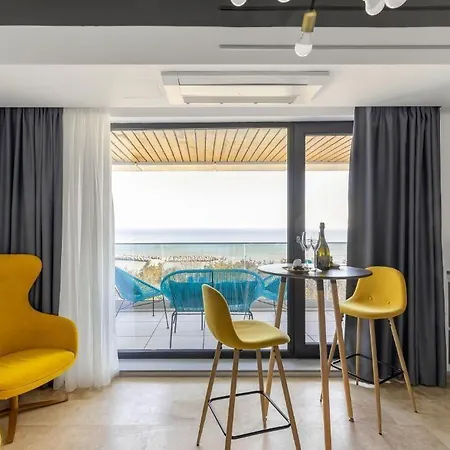 Hotel apartamentowy Novum By The Sea 4*