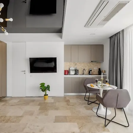 Aparthotel Novum By The Sea